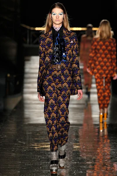 Look 29